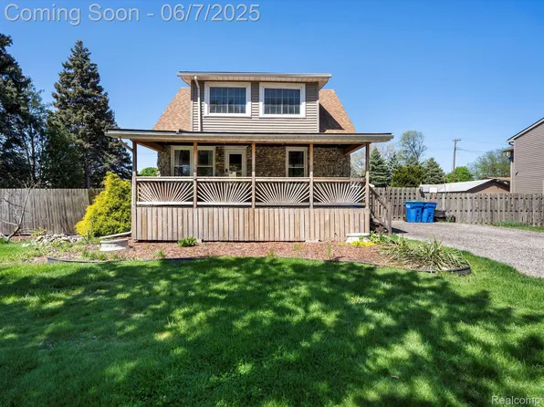 27225 James St, Warren, MI 48092