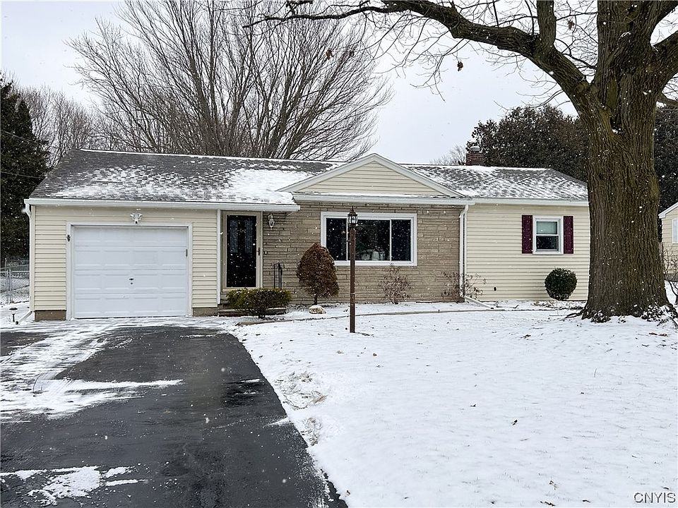 1st image of 102 Peterson Dr