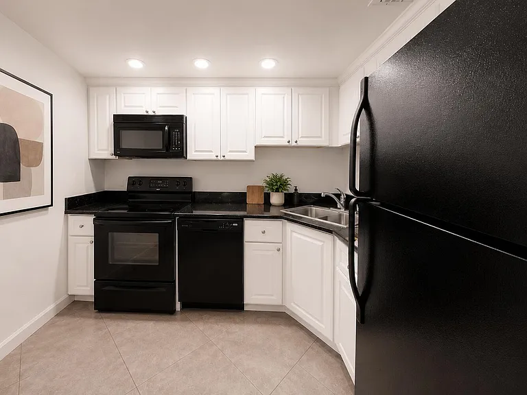3740 Inverrary Dr #3G — Photo 3