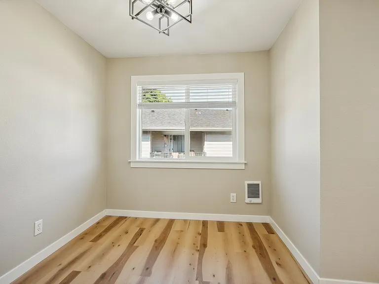 Sandy Terrace Apartments — Photo 45