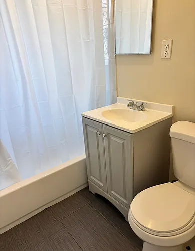 113 W Century Blvd #2 Photo 1