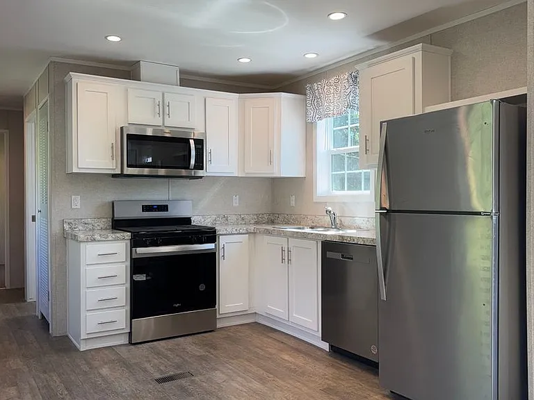 465-3 Royal Manor Rd — Photo 5