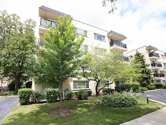 2nd image of 8230 Elmwood St #202