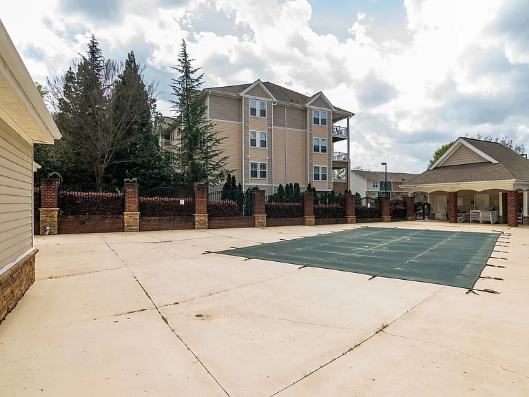 2801 Wilshire Hill Dr #107 — Photo 10