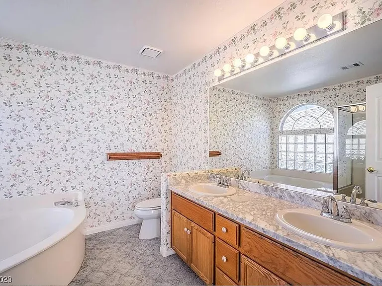 8939 Dove Cove Dr — Photo 28