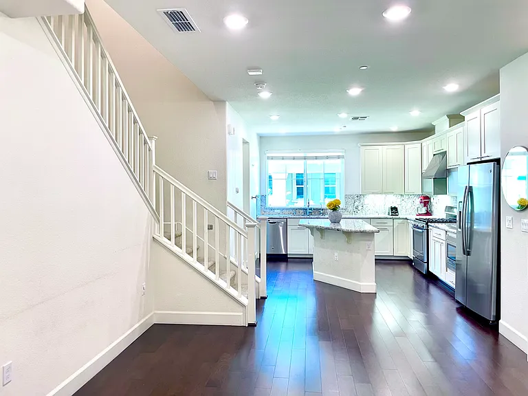 5972 Reddick Loop — Photo 4