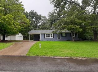 1014 Pine Cir, Lawrenceburg, TN 38464