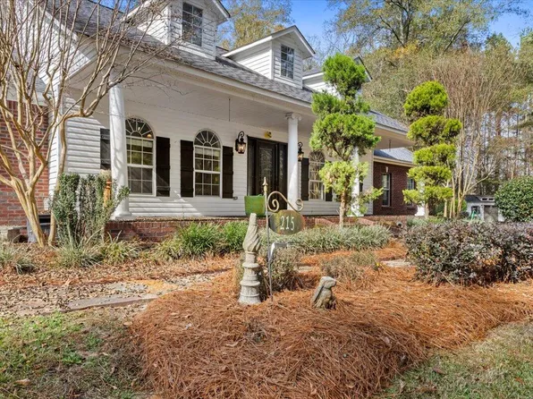 215 Church Dr, Laurel, MS 39443
