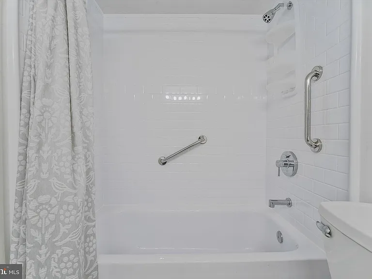 8360 Greensboro Dr #208 — Photo 33