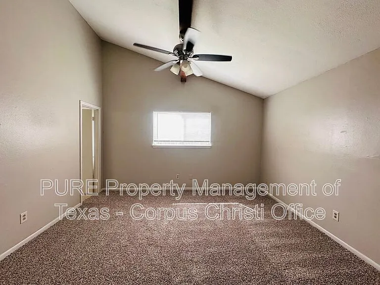 2025 Blue Angel St — Photo 19