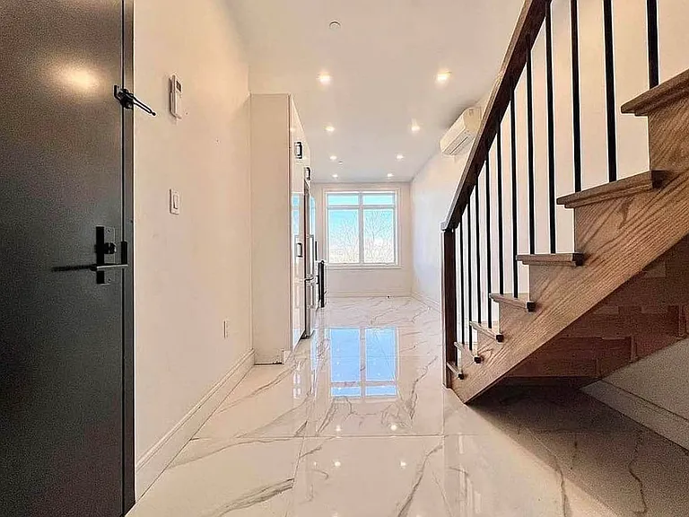 1537 Dean St #3L — Photo 3