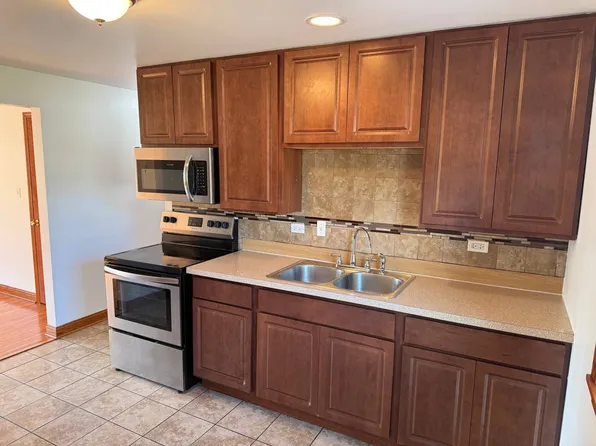(undisclosed Address), Brookfield, IL 60513
