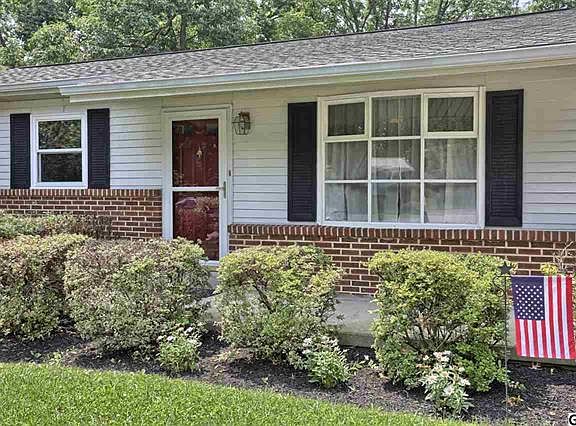 3rd image of 1114 Old Pond Rd