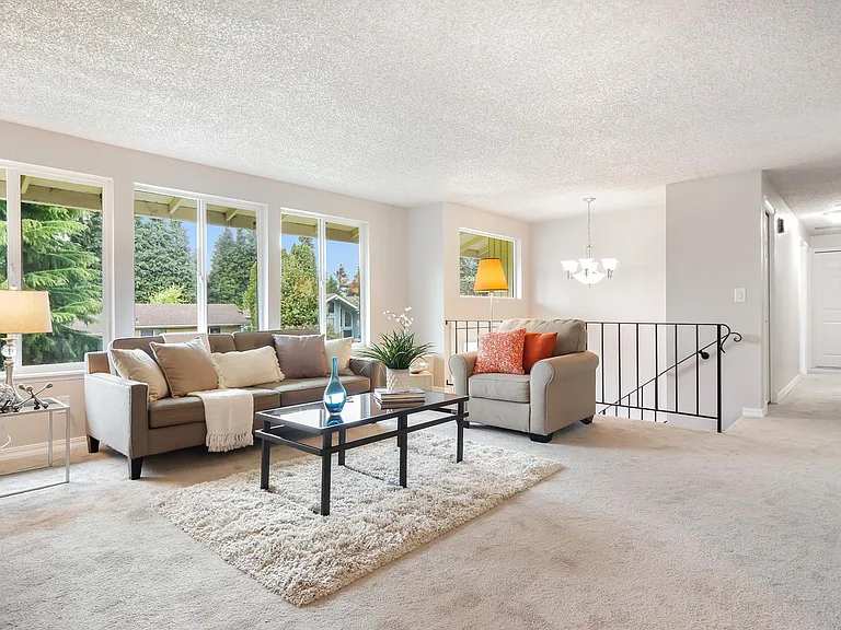1512 Dayton Ct NE — Photo 4