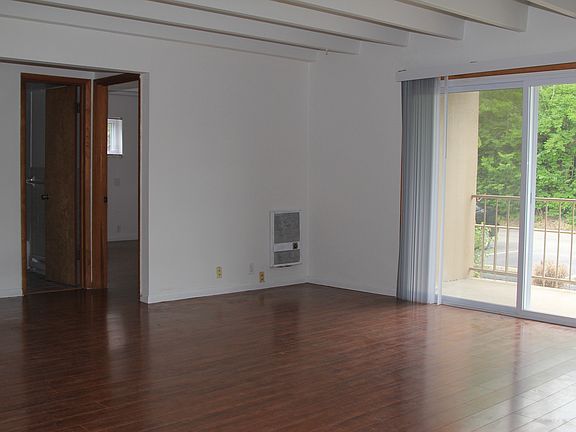 5th image of 720 Ohio Pike APT A