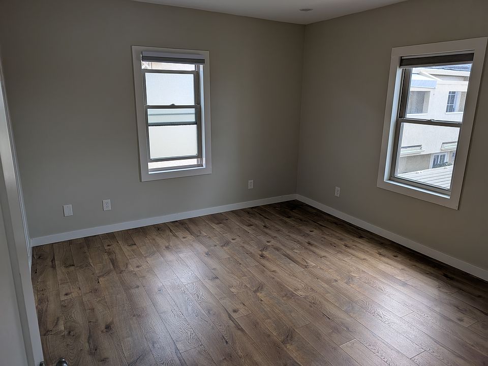2nd image of 4533 Oregon St #1/2
