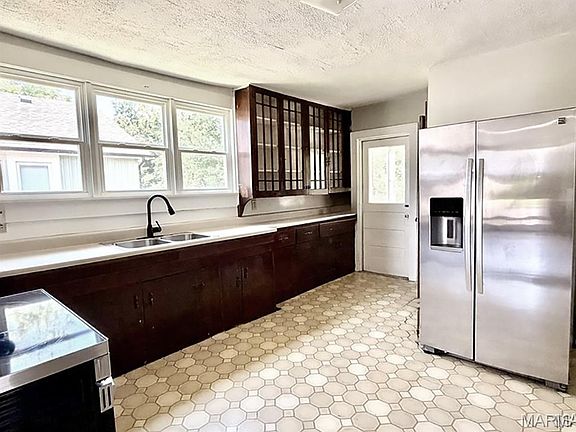 5th image of 8 Lindner Ln