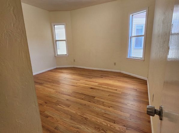 52 Deering Rd FLOOR 2