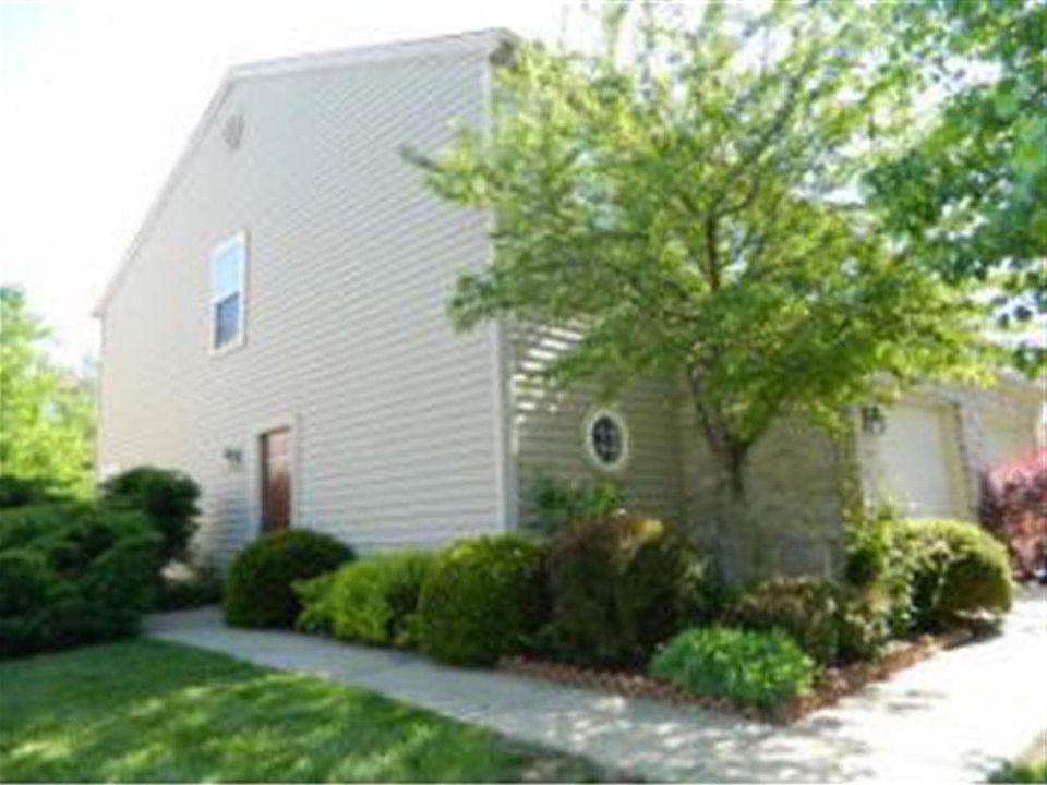 1st image of 651 Bayberry Ct W