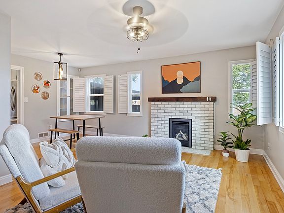 5th image of 2490 E Commonwealth Ave S
