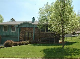 9592 Forest Ave, Clive, IA 50325