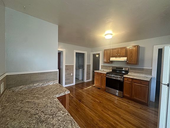 2nd image of 1 Eames Ave