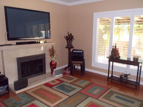 2nd image of 1088 Wallace Dr