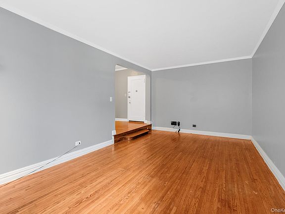 5th image of 306 E Mosholu Parkway S #1F