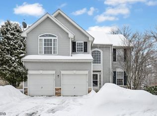 35 Winding Hill Dr, Hackettstown, NJ 07840