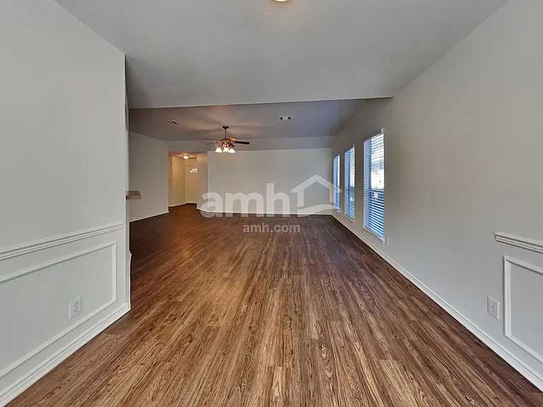10622 Axis Xing — Photo 6