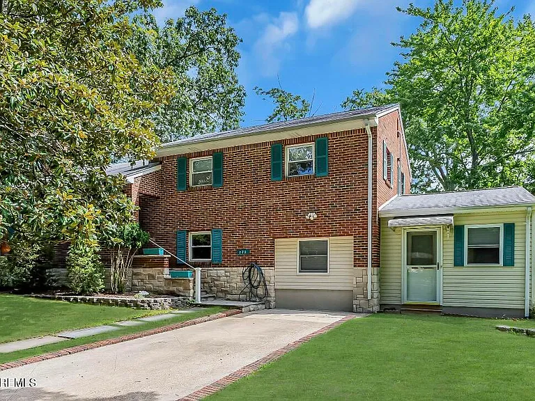 221 Harrison Ave — Photo 4