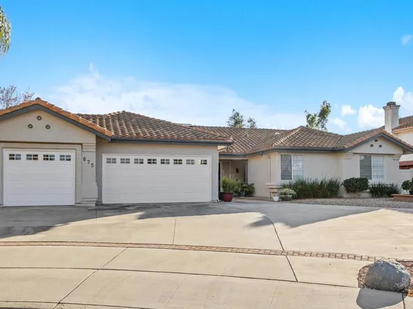 675 Bauer Pl, Vista, CA 92081