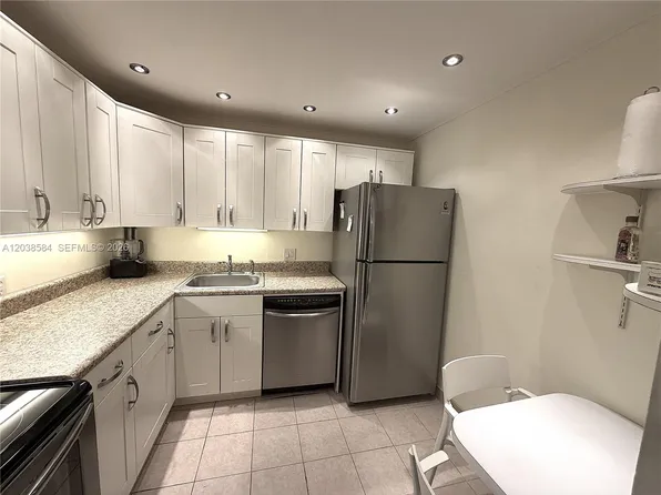 20335 N Country Club Dr APT 1105, Aventura, FL 33180
