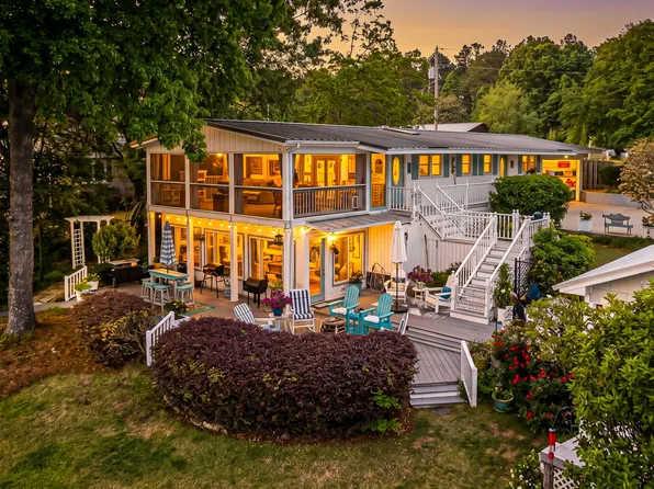 1204 Joyner Dr, Summerton, SC 29148