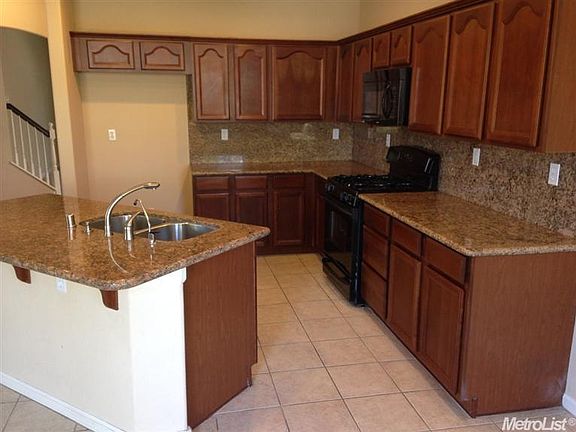 5th image of 4452 Giselle Ln