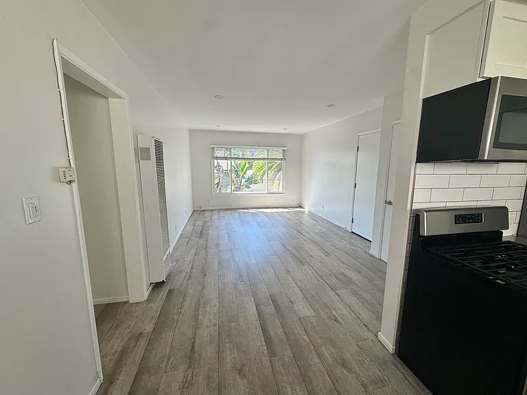 1676 Manning Ave #3 — Photo 5