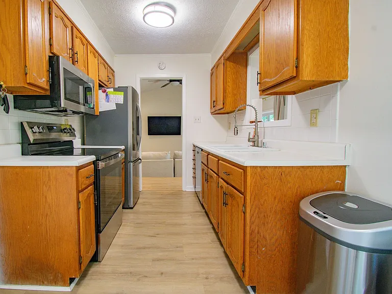513 Andrea Ct — Photo 10