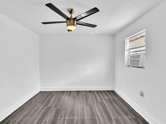 2nd image of 1601 S 57th Avenue