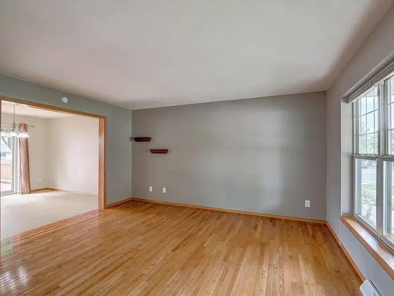 1406 Dewberry Dr — Photo 4