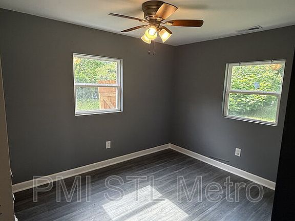 4th image of 528 Royal Ave