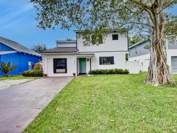 2474 Douglas Avenue, Delray Beach, FL 33444