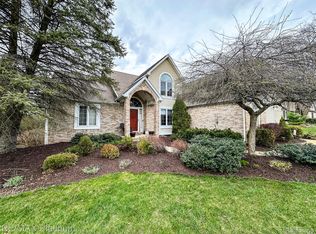 8868 Solitude Dr, Brighton, MI 48116