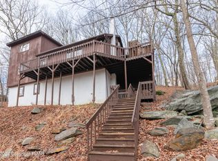 142 Canterbury Rd, Bushkill, PA 18324