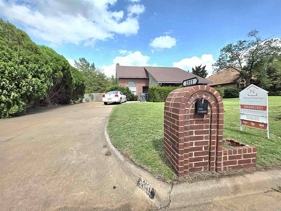1st image of 2311 NE Kingsbriar Dr