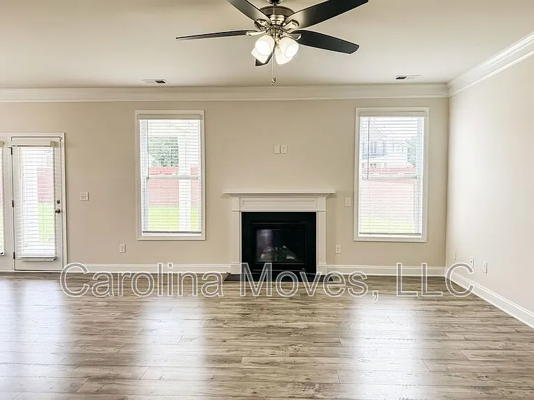 400 Raleighwood Ln — Photo 7