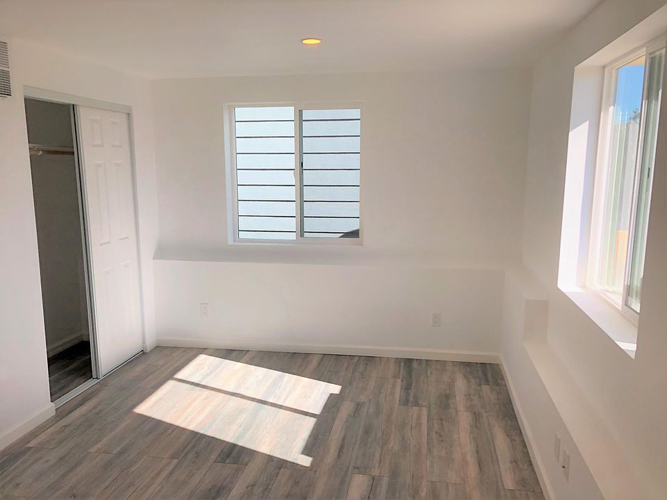 2nd image of 121 Del Prado Dr #A
