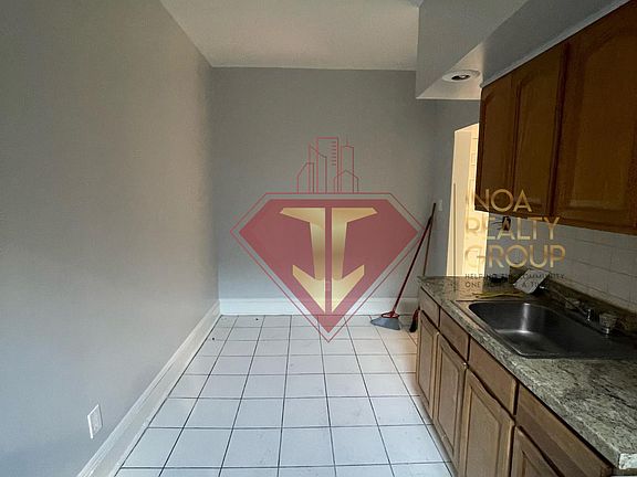 3rd image of 1415 Palisade Ave #D1n