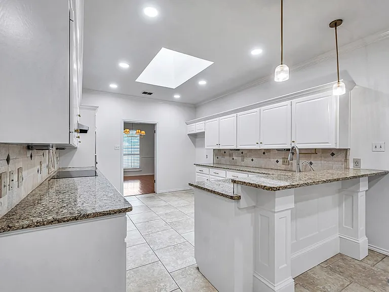 5504 Kingston Dr — Photo 12
