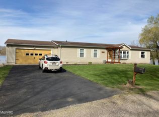 69766 Krontz Rd, Sturgis, MI 49091