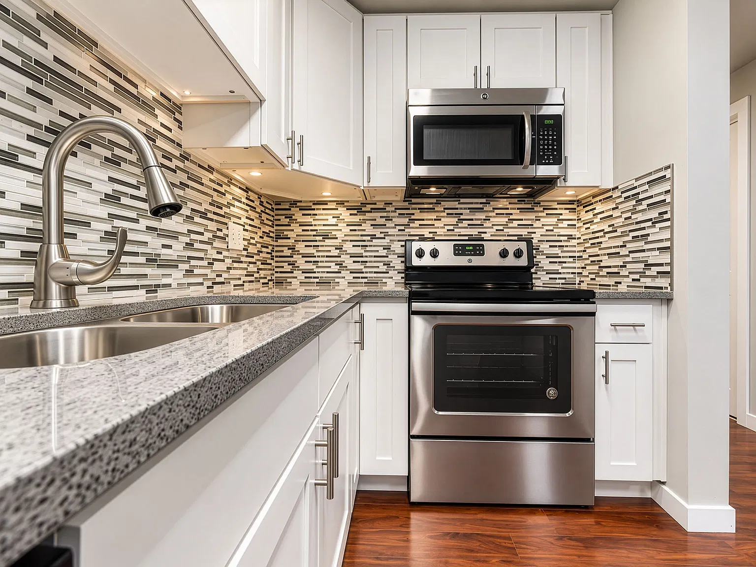 Lantera Apartments — Photo 2